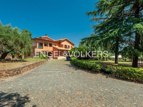 casa indipendente in vendita a Roma