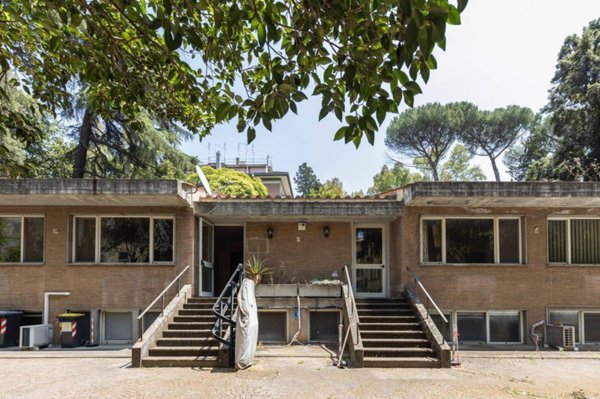 casa indipendente in vendita a Roma in zona Ostiense