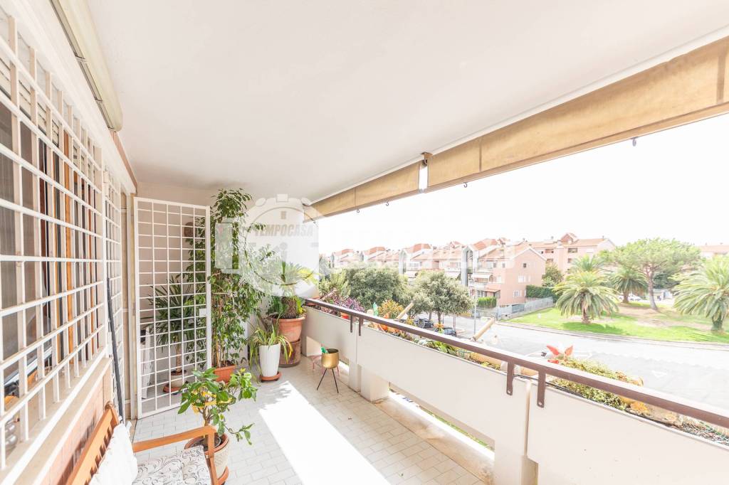 appartamento in vendita a Roma in zona Corviale