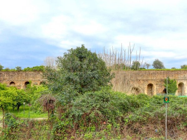 appartamento in vendita a Roma in zona Appio Latino