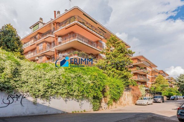 appartamento in vendita a Roma in zona Portuense