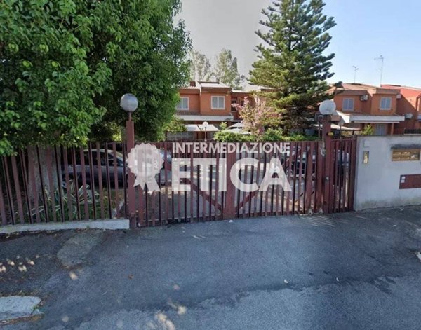 casa indipendente in vendita a Roma in zona Colle del Sole