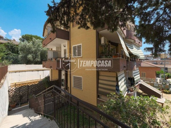 appartamento in vendita a Roma in zona Grottarossa