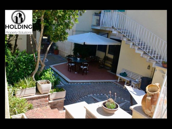 appartamento in vendita a Roma in zona Castel Fusano