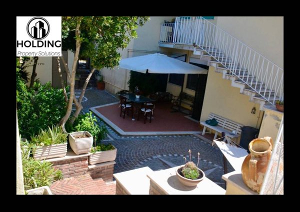 appartamento in vendita a Roma in zona Castel Fusano