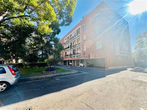 appartamento in vendita a Roma in zona Spinaceto