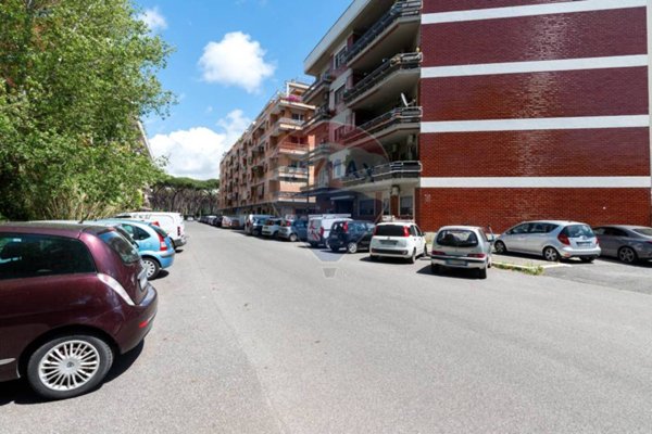 appartamento in vendita a Roma in zona Ostia