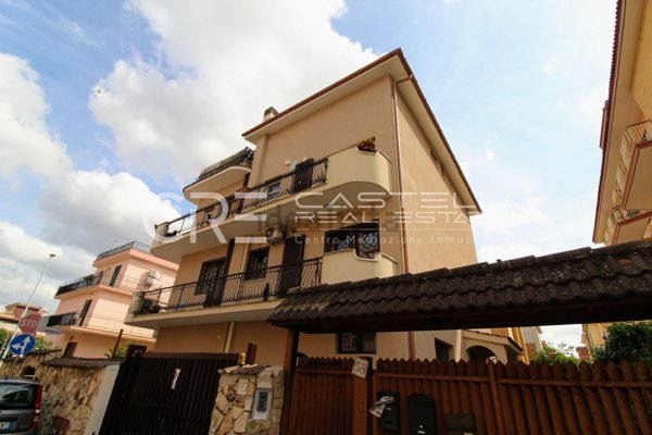 appartamento in vendita a Roma in zona Casal Morena