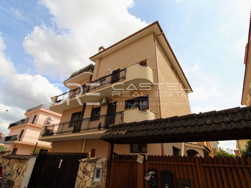 appartamento in vendita a Roma in zona Casal Morena