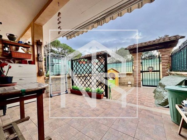 casa indipendente in vendita a Roma in zona Borghesiana