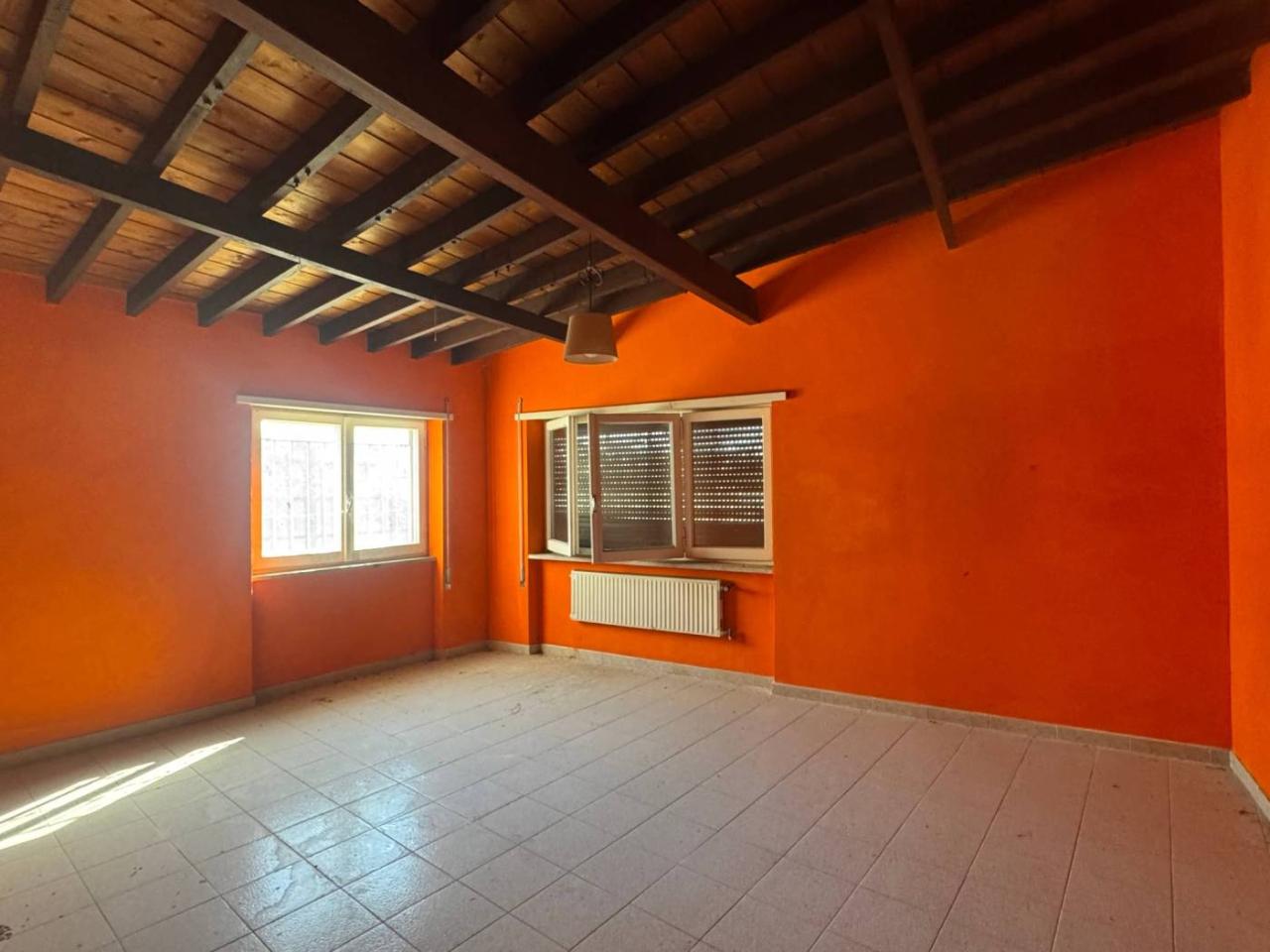 casa indipendente in vendita a Roma in zona Casal Monastero