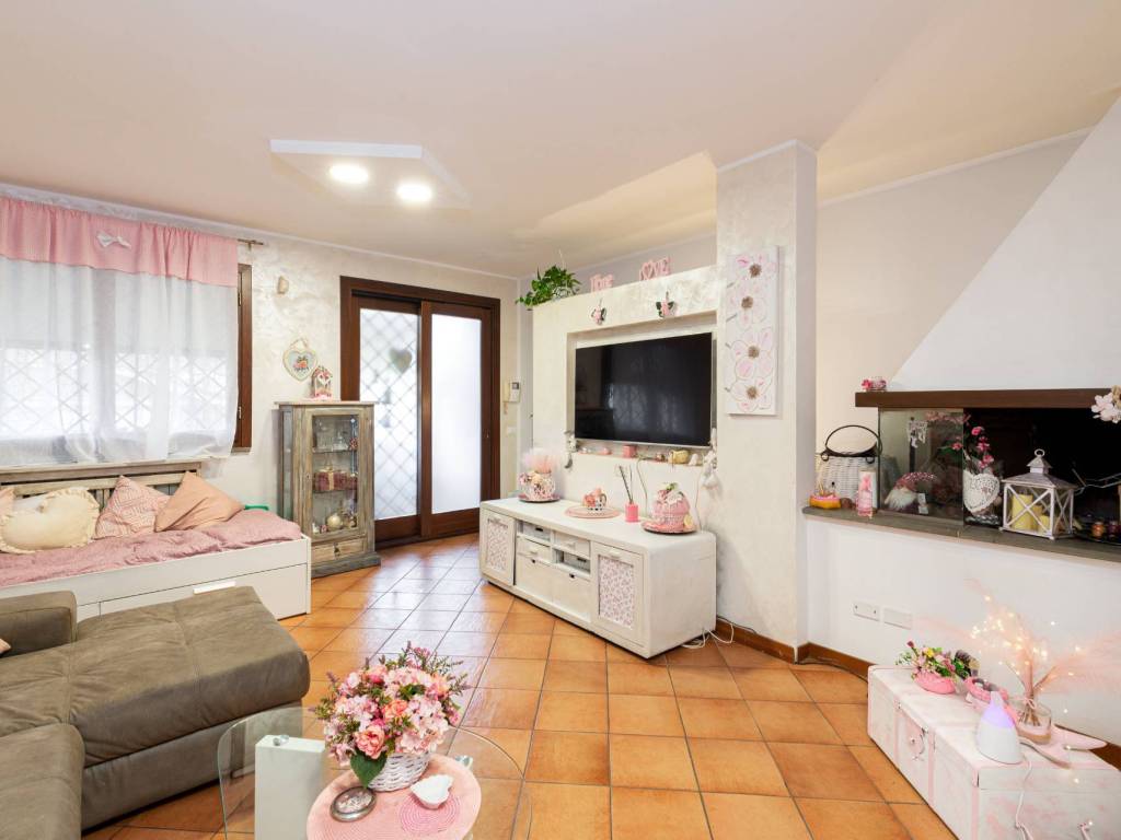 appartamento in vendita a Roma in zona Dragona/Bagnoletto