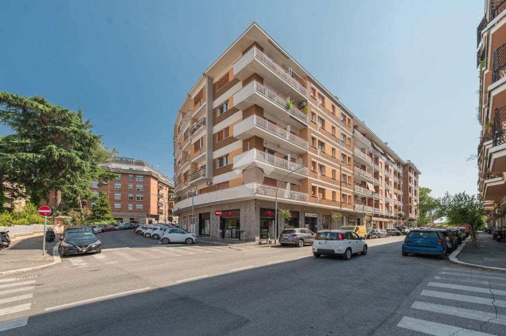 appartamento in vendita a Roma in zona Gianicolense
