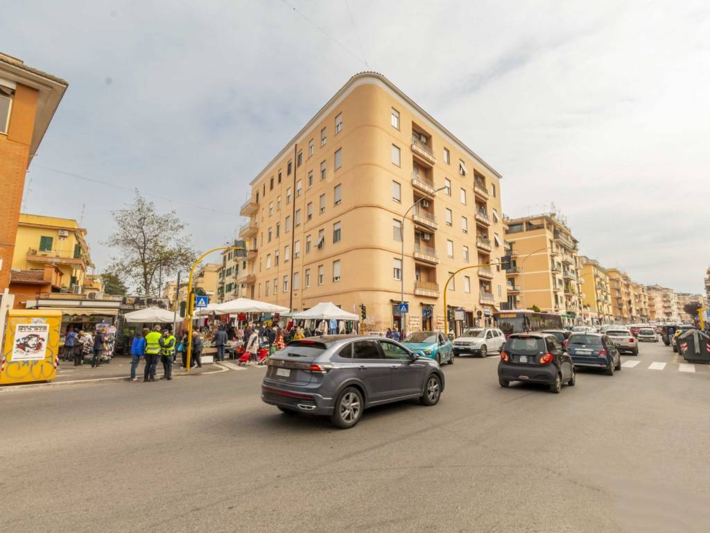 appartamento in vendita a Roma in zona Primavalle
