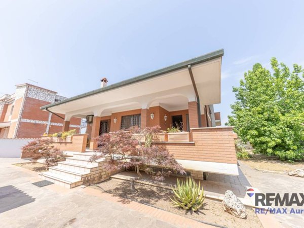 casa indipendente in vendita a Roma in zona Dragona/Bagnoletto