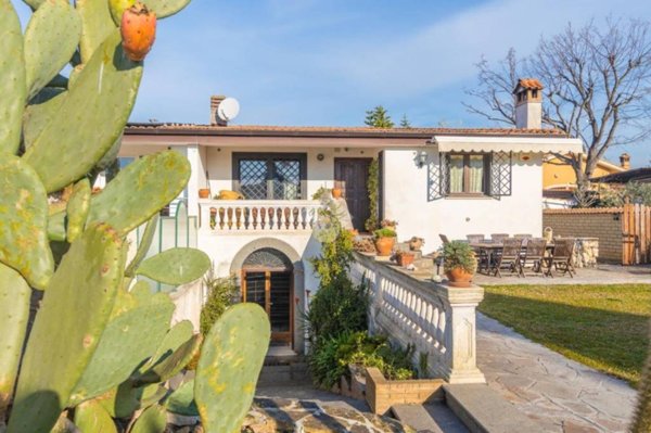 casa indipendente in vendita a Roma in zona Infernetto