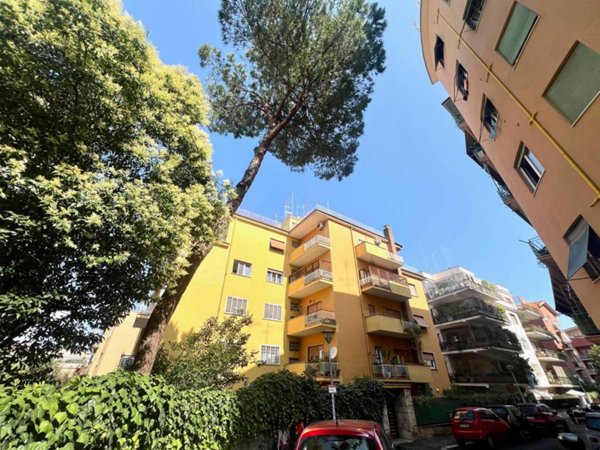 appartamento in vendita a Roma in zona Gianicolense