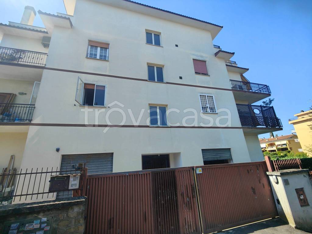 appartamento in vendita a Roma in zona Torrione Cerquetta