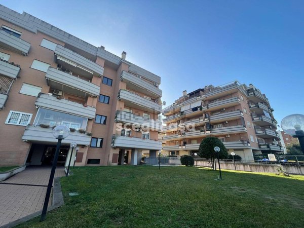appartamento in vendita a Roma in zona Ponte di Nona