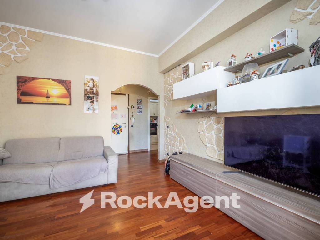 appartamento in vendita a Roma in zona Torre Maura