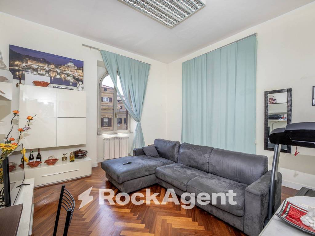appartamento in vendita a Roma in zona Ludovisi/Sallustiano