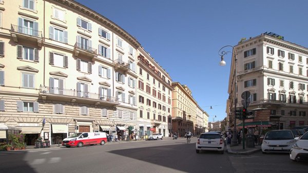 appartamento in vendita a Roma in zona Parione/Sant'Eustachio