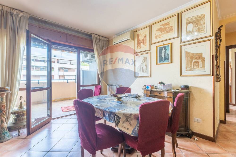 appartamento in vendita a Roma in zona Ponte di Nona