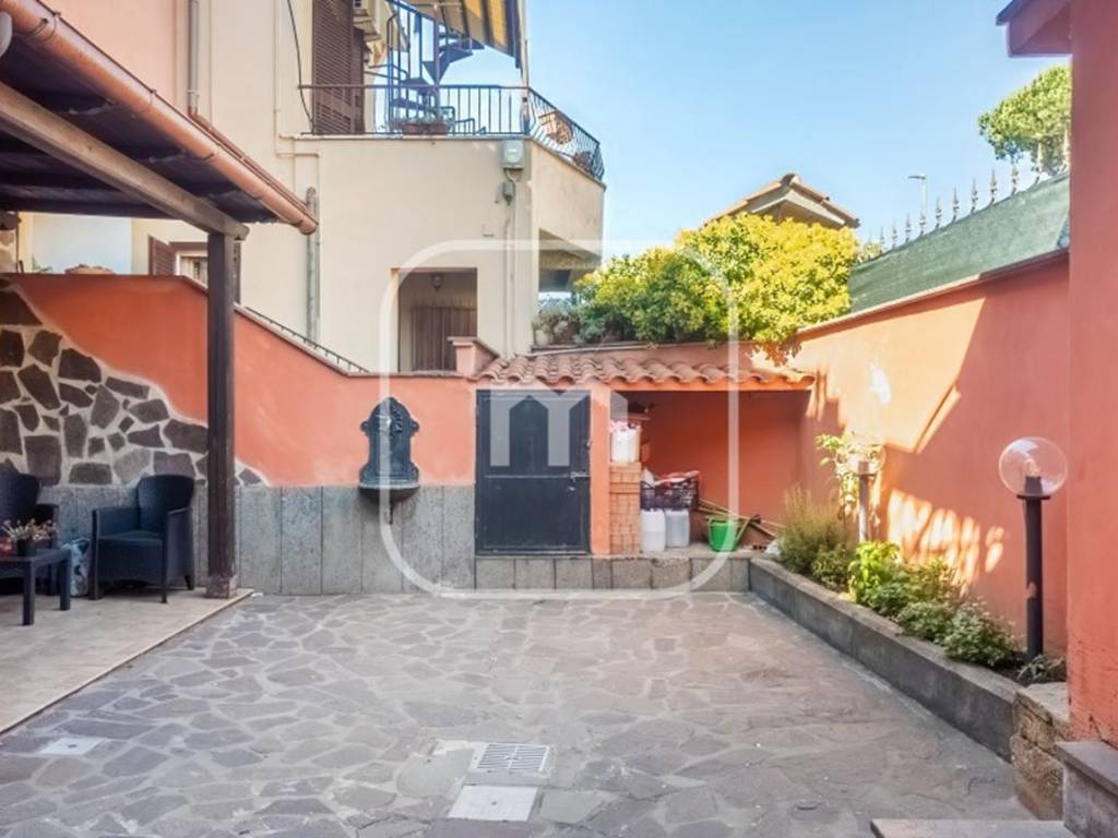 appartamento in vendita a Roma in zona Borghesiana