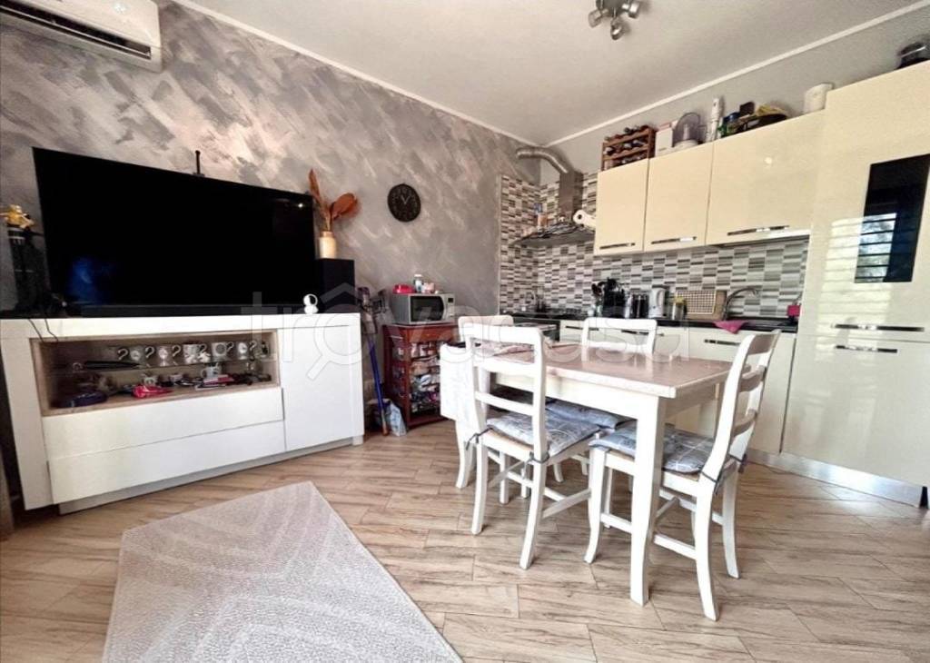 appartamento in vendita a Roma in zona Piana del Sole