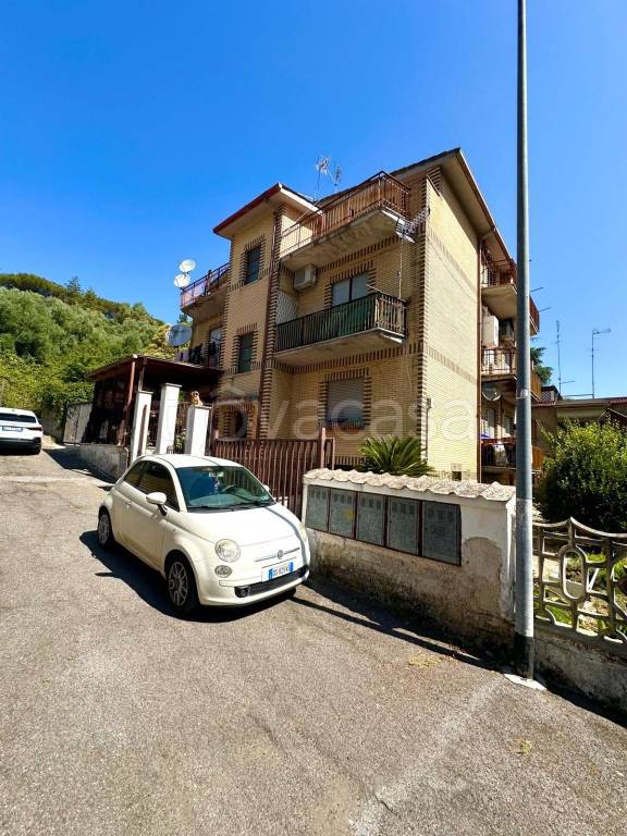 appartamento in vendita a Roma in zona Labaro