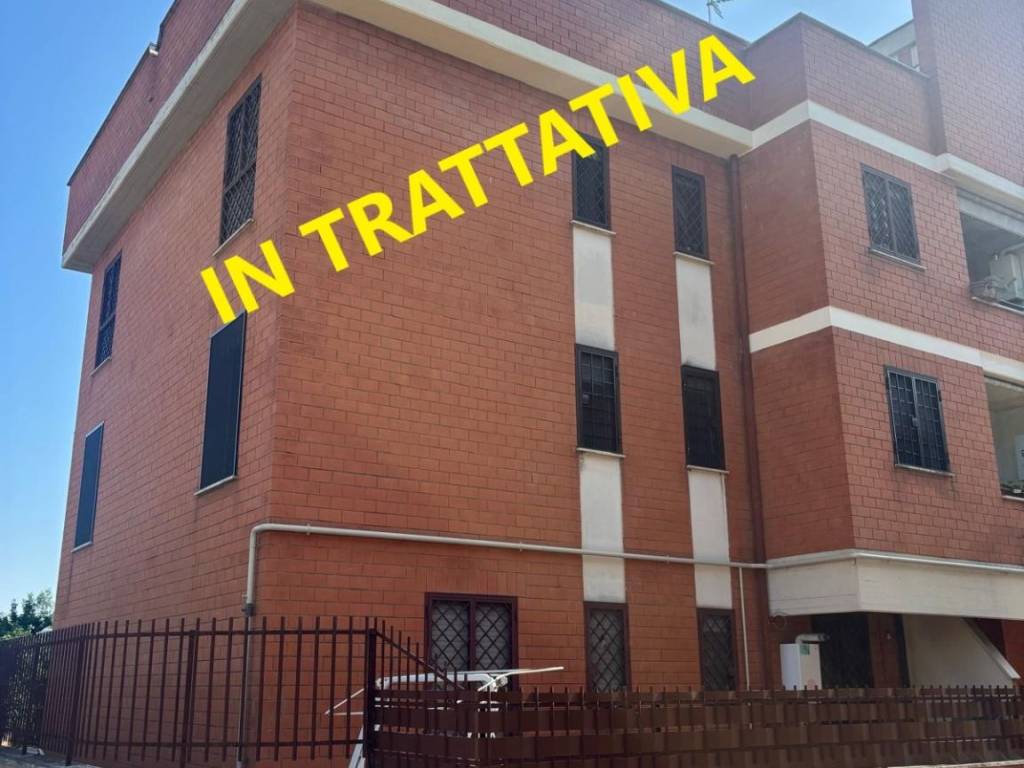 appartamento in vendita a Roma in zona Casal Monastero