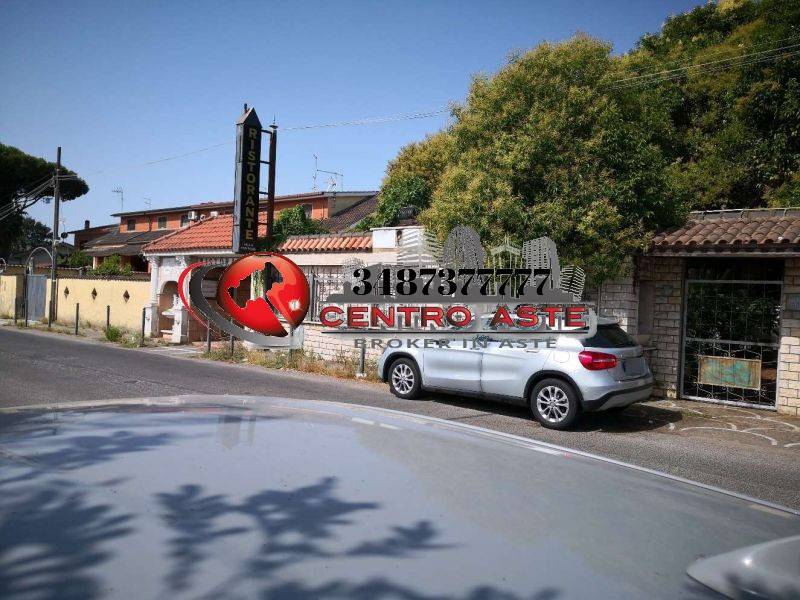casa indipendente in vendita a Roma in zona Infernetto