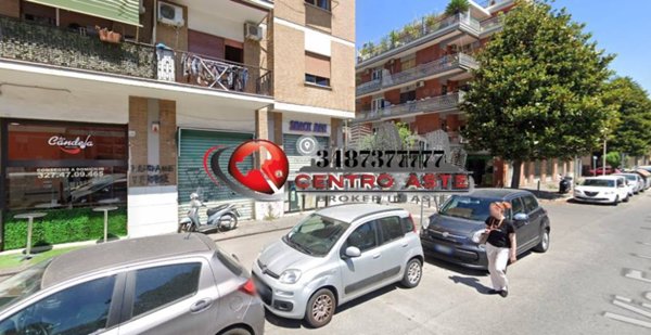 negozio in vendita a Roma in zona Portuense
