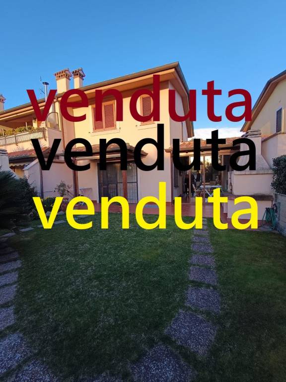 casa indipendente in vendita a Roma