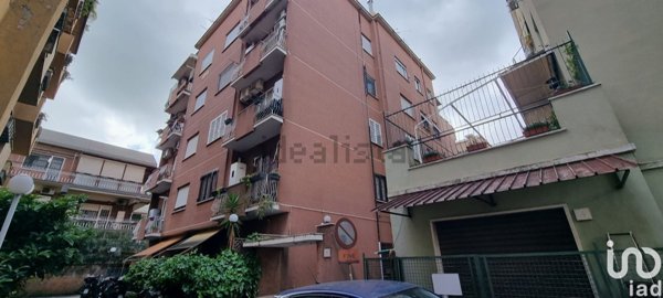 appartamento in vendita a Roma in zona Tuscolano