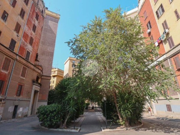 appartamento in vendita a Roma in zona Gianicolense