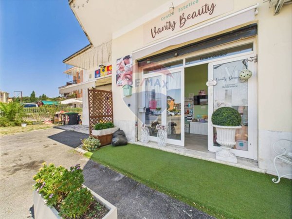 negozio in vendita a Roma in zona Olgiata