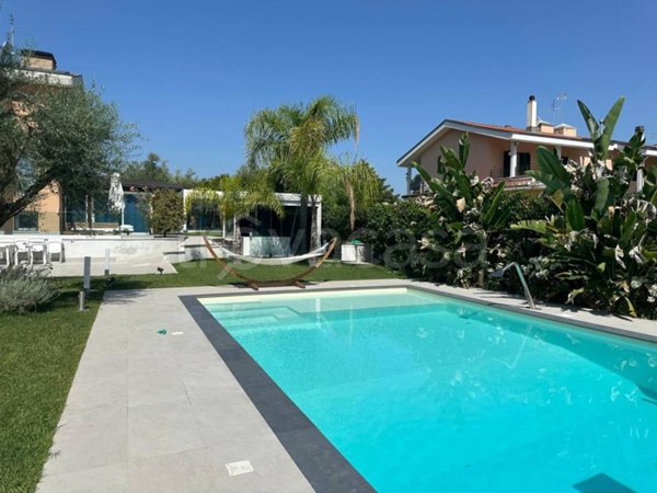 casa indipendente in vendita a Roma in zona Casal Boccone