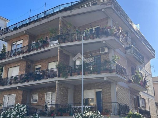 appartamento in vendita a Roma in zona Tuscolano