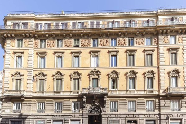 appartamento in vendita a Roma in zona Parione/Sant'Eustachio
