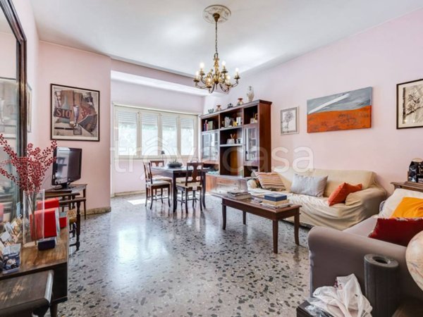 appartamento in vendita a Roma in zona Appio Pignatelli
