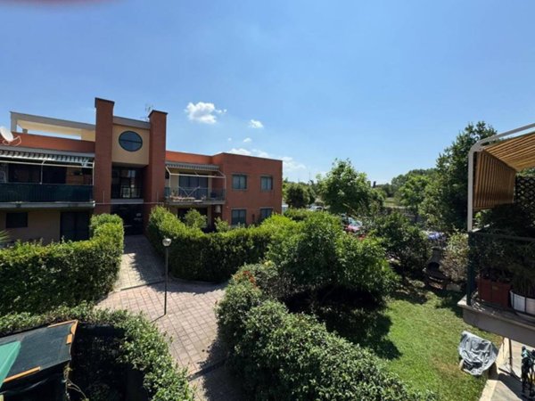 appartamento in vendita a Roma in zona Acilia
