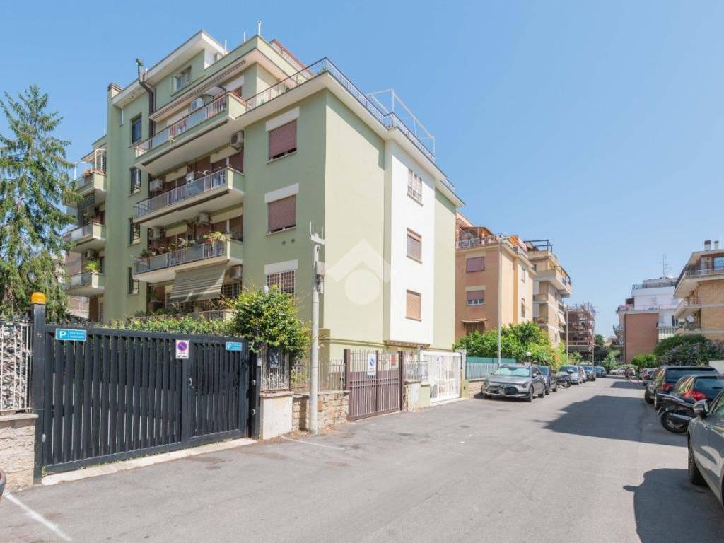appartamento in vendita a Roma in zona Primavalle