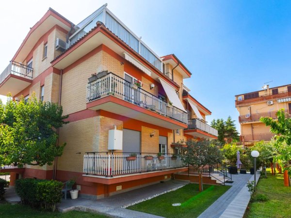 appartamento in vendita a Roma in zona Acilia