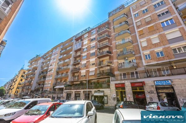 appartamento in vendita a Roma in zona Ostiense