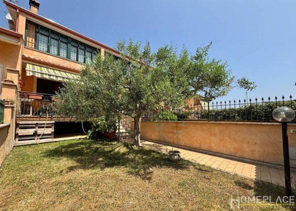 casa indipendente in vendita a Roma in zona Giardini di Corcolle