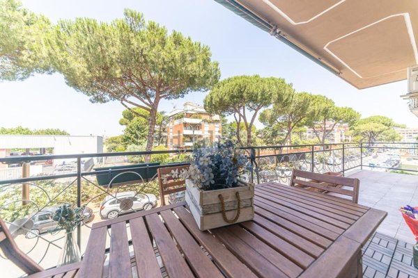 appartamento in vendita a Roma in zona Monte Sacro/Talenti