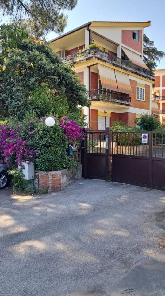 appartamento in vendita a Roma in zona Torre Gaia