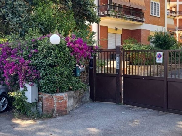 appartamento in vendita a Roma in zona Torre Gaia