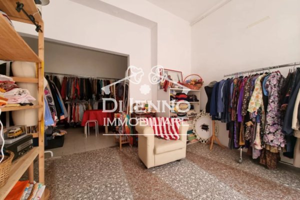 negozio in vendita a Roma in zona Monte Sacro/Talenti
